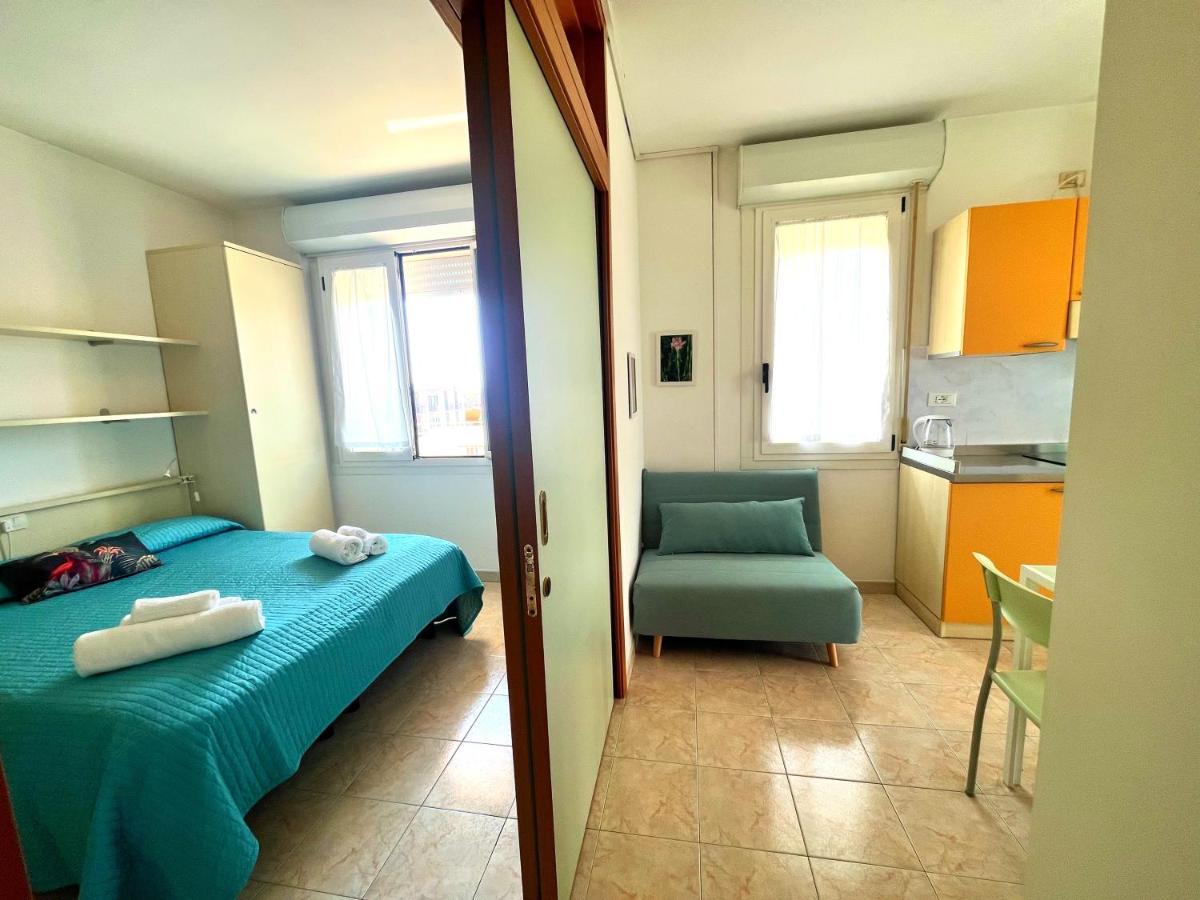 Residence Frontemare Rimini Exterior photo