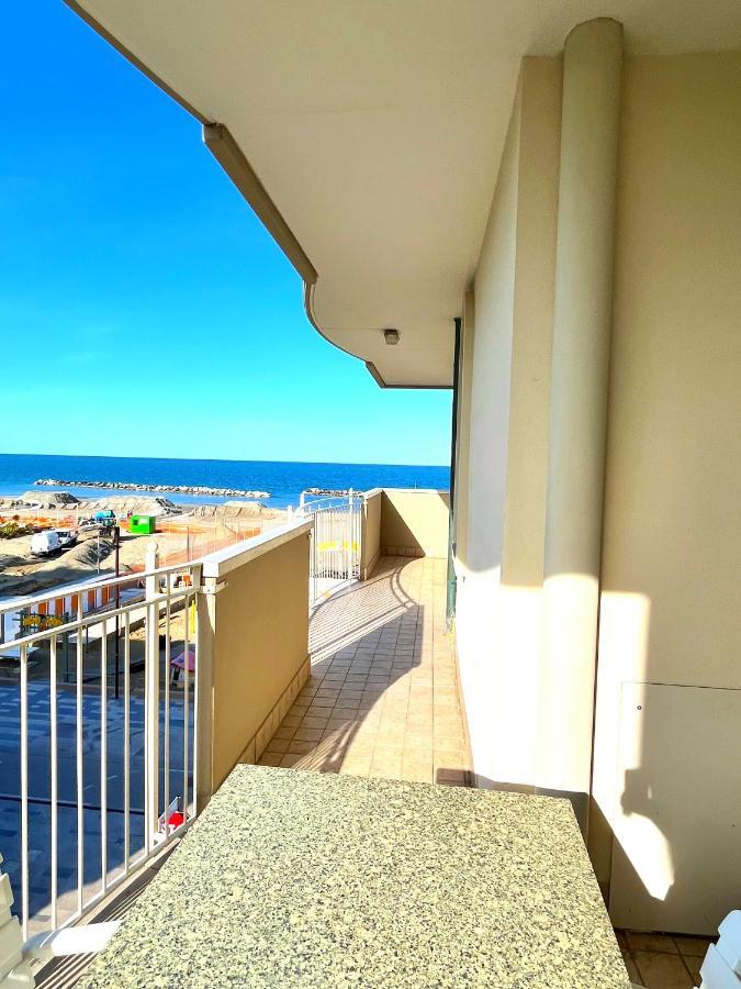 Residence Frontemare Rimini Exterior photo