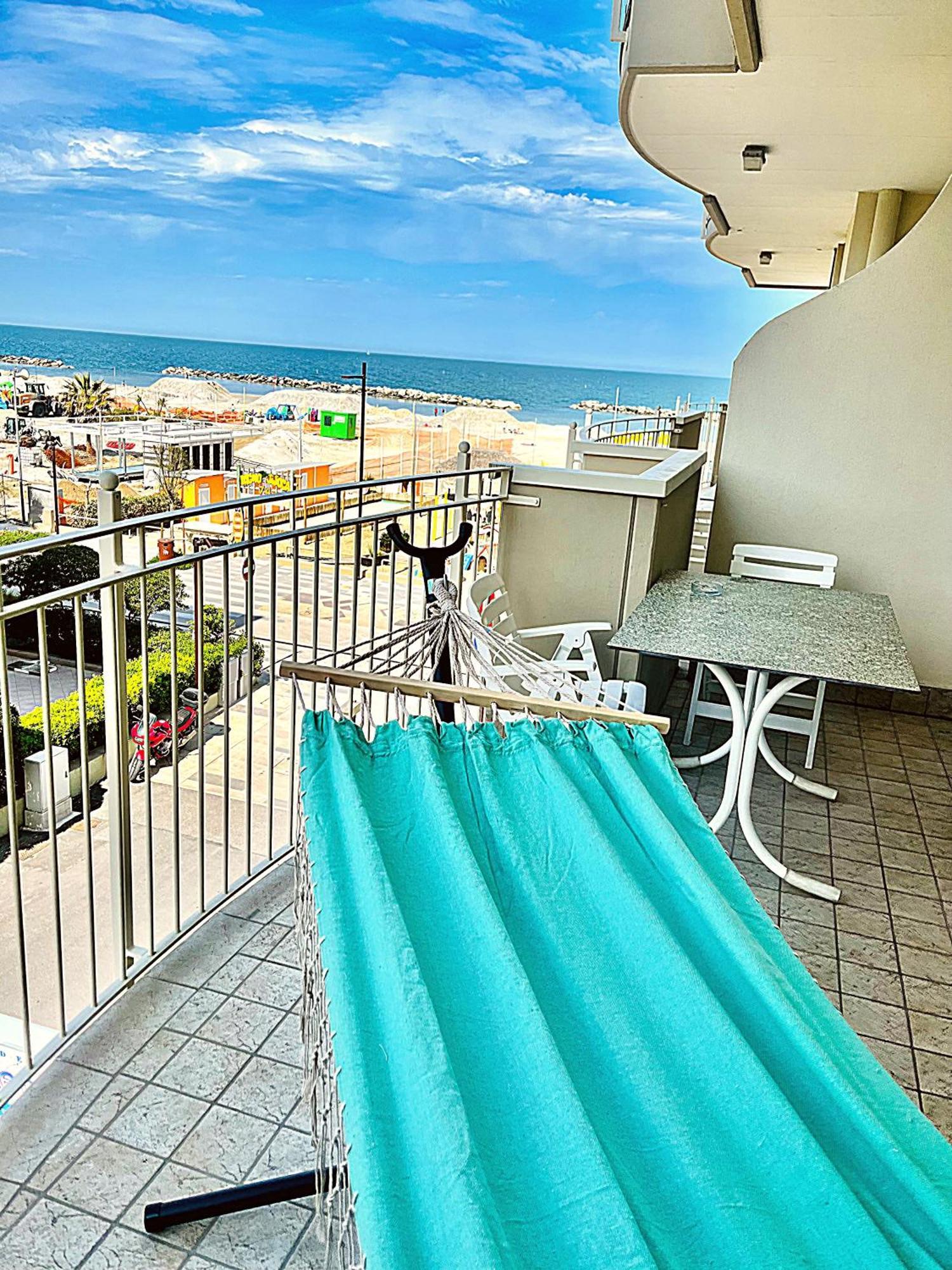 Residence Frontemare Rimini Exterior photo